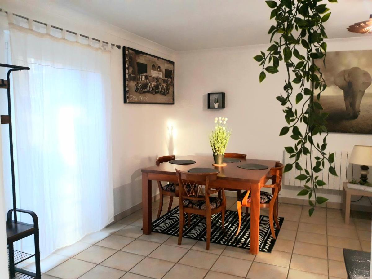 Gite Du Manoir Des Haies Βίλα Les Champs-Géraux Εξωτερικό φωτογραφία