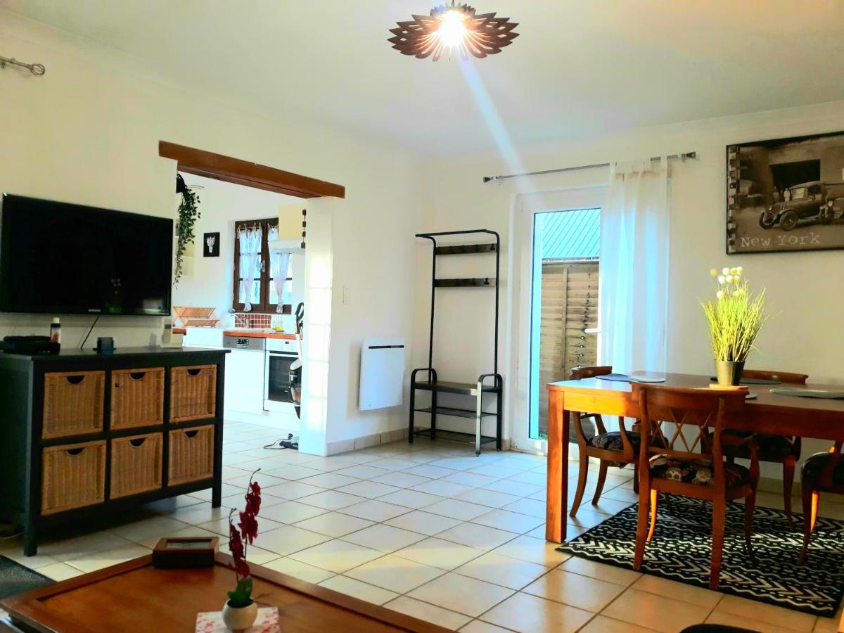 Gite Du Manoir Des Haies Βίλα Les Champs-Géraux Εξωτερικό φωτογραφία